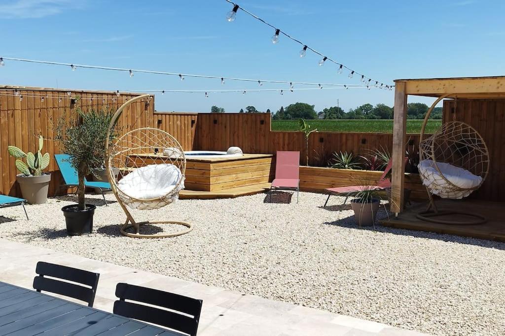 Chalet Industriel Avec Filet Et Spa Sorigny Eksteriør bilde